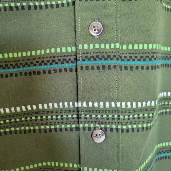 THE Northface Patterned Button-down Shirt - Picture 5 of 8